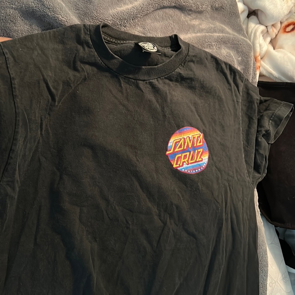 Black Santa Cruz men’s tshirt